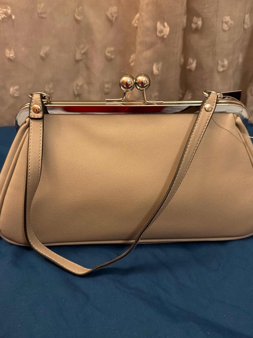 Cream Kiss-Lock Wristlet Clutch with Silver Trim